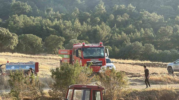 Uşak’ta ormanlık alana sıçrayan yangın kontrol altına alındı