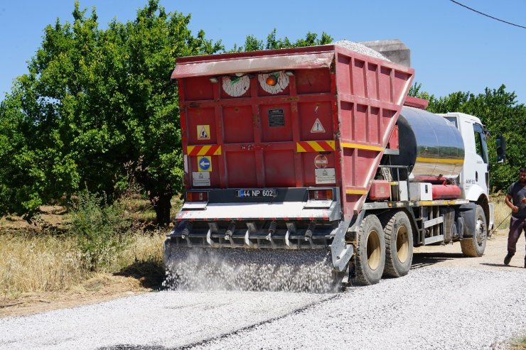 Yeşilyurt Belediyesi, kırsalda ulaşımı kolaylaştırıyor