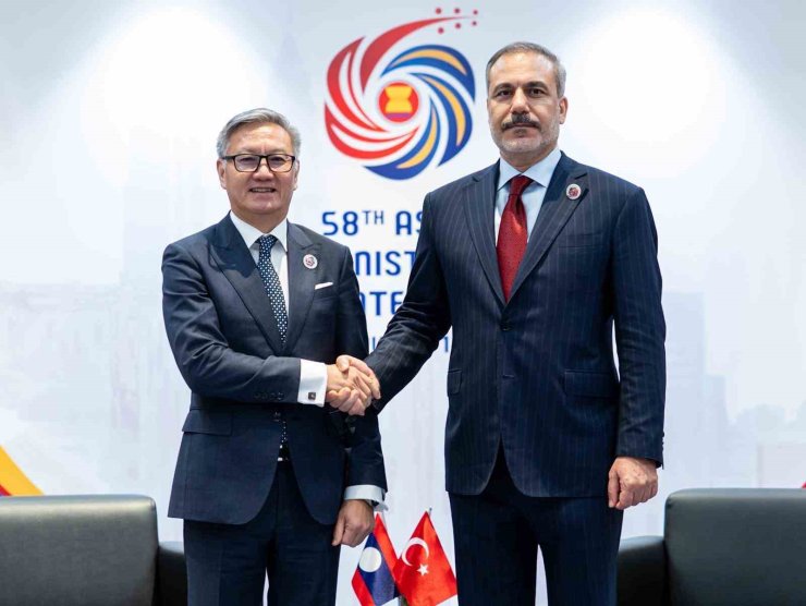 Bakan Fidan Malezya’da Laos Dışişleri Bakanı Phomvihane ile görüştü