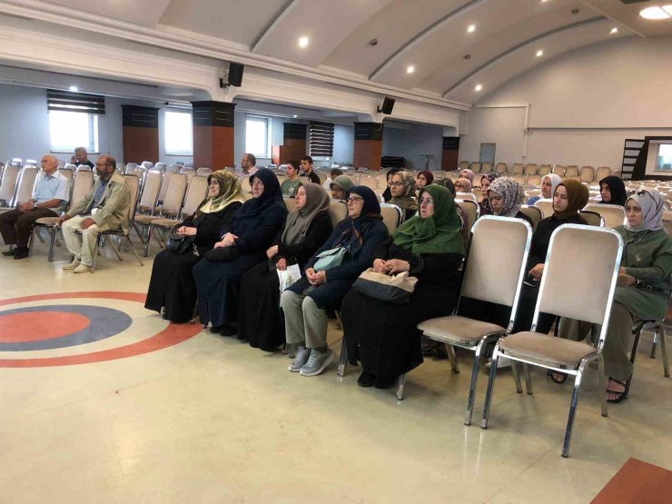 Kutsal topraklara gideceklere seminer