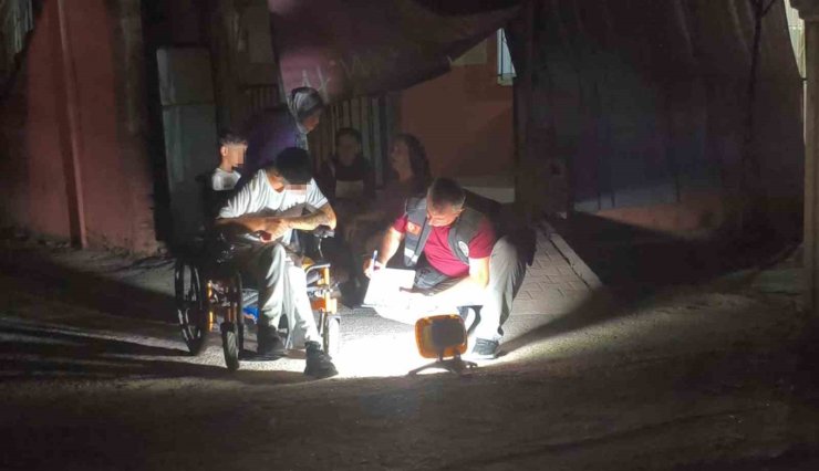 Çıkan tartışmada kendi silahından çıkan kurşunla yaralandı