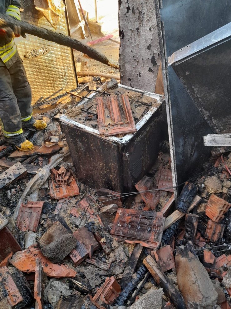 Kulu’da müstakil evin müştemilatında yangın