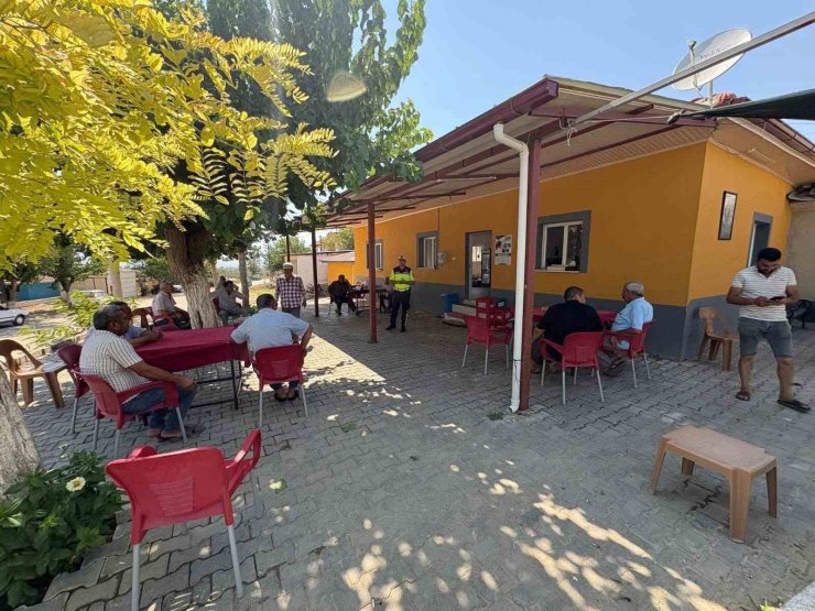 Jandarmadan traktör kullanıcılarına bilgilendirme semineri