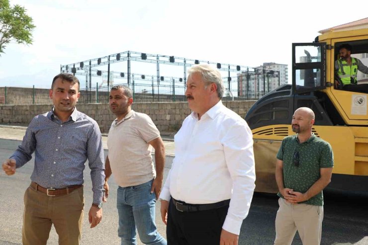 Melikgazi asfalt yatırımıyla mahallelere değer katmaya devam ediyor