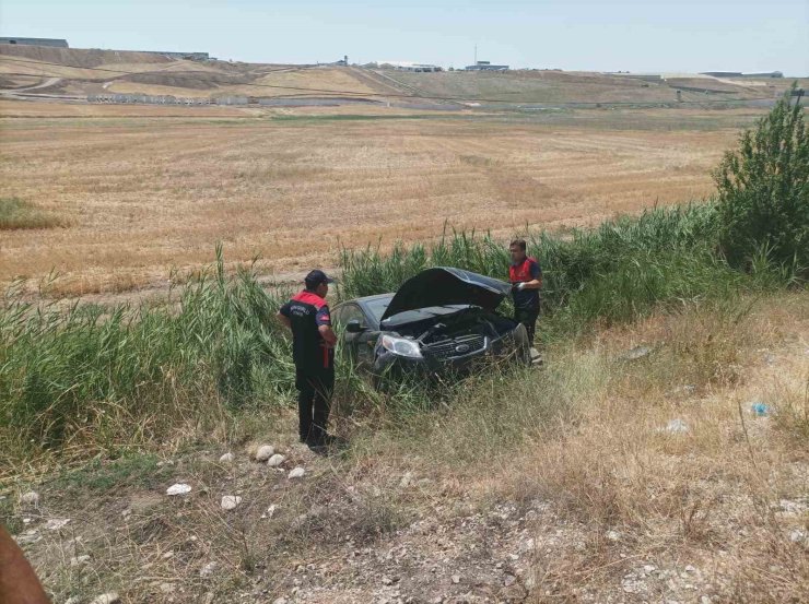 Çorum’da otomobil şarampole uçtu:2 yaralı