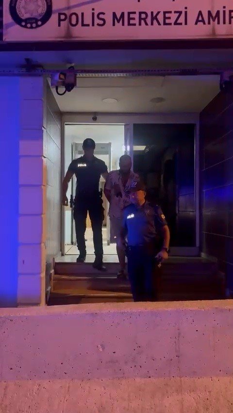 Bursa’da 34 yıl cezası bulunan şahıs ruhsatsız silahla yakalandı