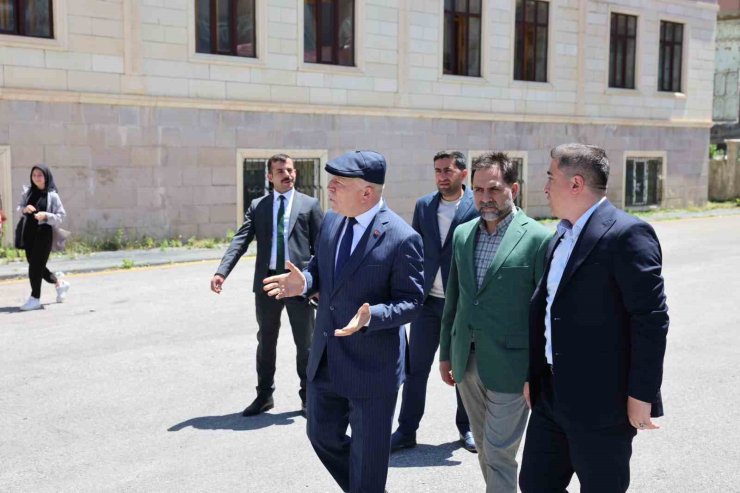 Başkan Sekmen ve Uçar’dan saha gezisi