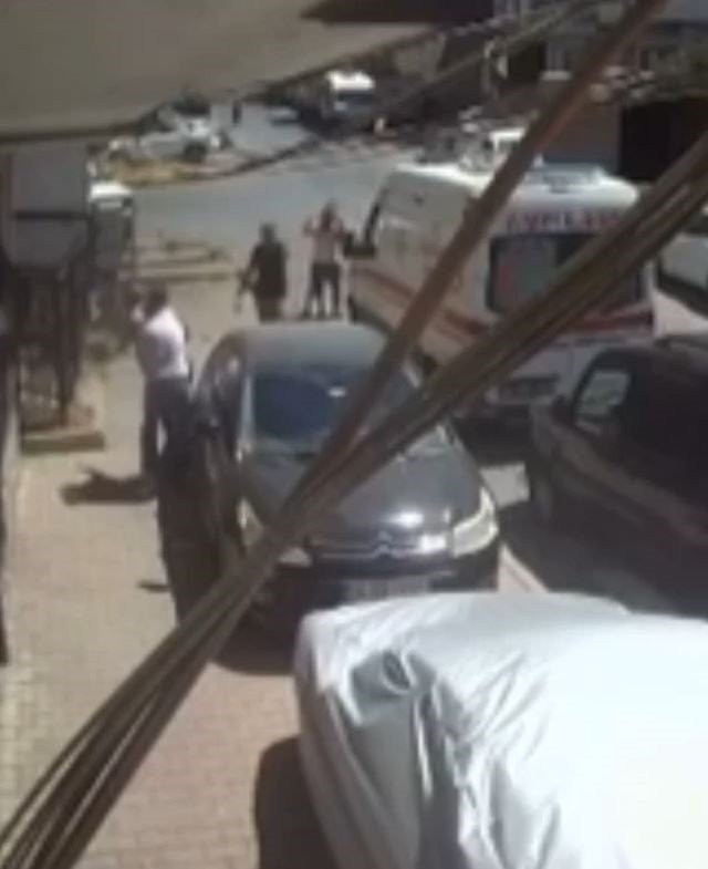 Esenyurt’ta iki ailenin gürültü kavgasında ortalık karıştı