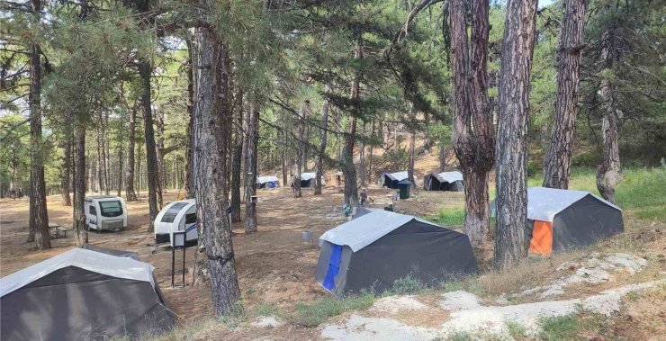 Murat Dağında doğayla iç içe tatil, Kıcıroğlu yaylası çadır kampı hizmete açıldı