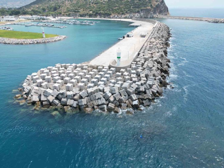 Gazipaşa’da 9 yaşındaki çocukta deniz kaynaklı enfeksiyon şüphesi