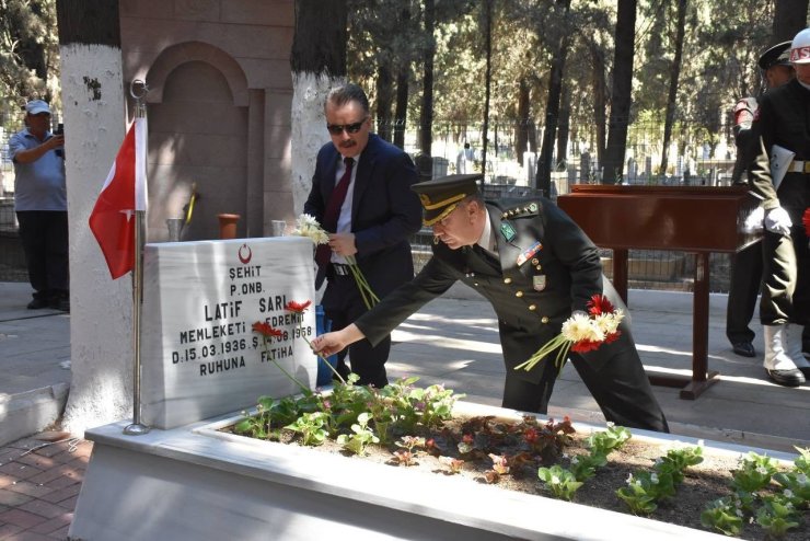 Edremit’te 15 Temmuz etkinlikleri şehitlik ziyaretiyle başladı