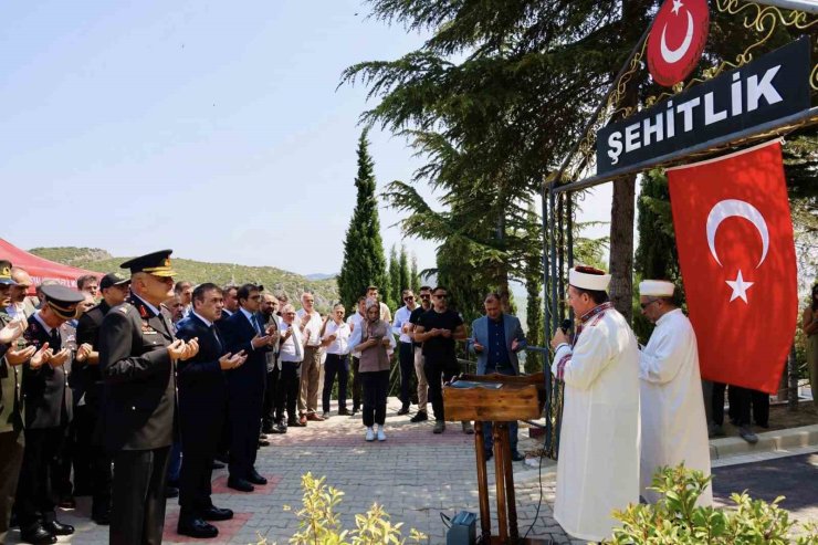 Bilecik’te 15 Temmuz Demokrasi ve Millî Birlik Günü dolayısıyla şehitlik ziyaret edildi