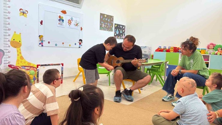 Odunpazarı Belediyesi’nden engelli bireylere drama atölyesi