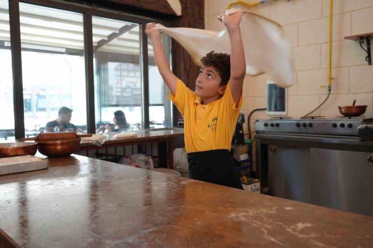 Yaşı küçük marifeti büyük