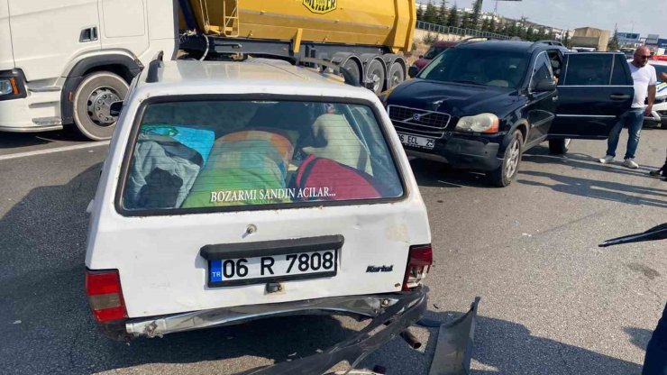 Kırıkkale’de 4 araçlı zincirleme kaza: 3 yaralı