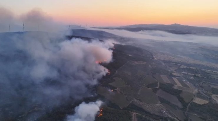 Şarköy’deki orman yangını günün aydınlanmasıyla havadan görüntülendi
