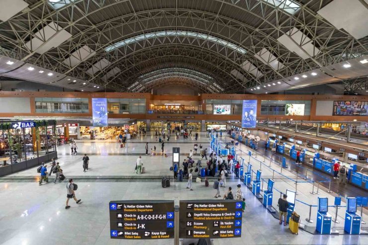 Sabiha Gökçen Havalimanı hafta sonu rekor tazeledi