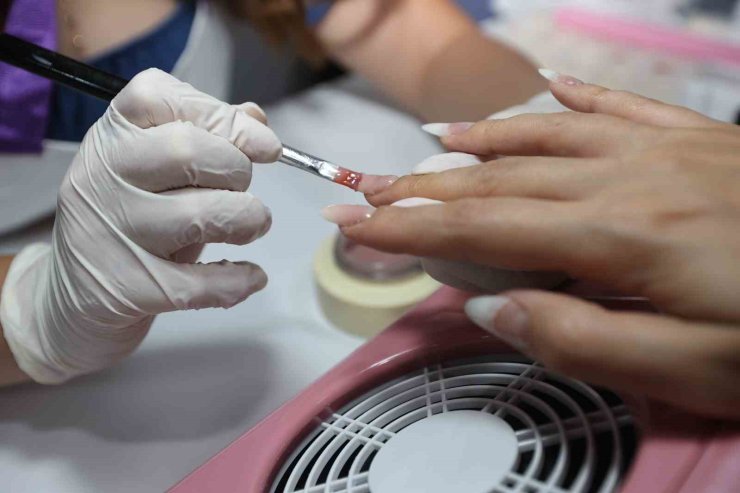 Muğla Büyükşehir’den kadınlara ‘Tırnak Bakım’ kursu