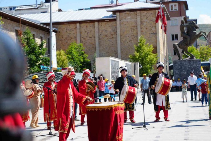Dede Korkut 29. Uluslararası Kültür ve Sanat Şölenleri renkli görüntülere sahne oldu