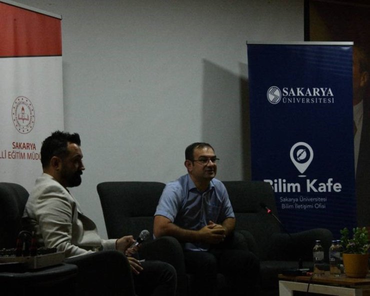 Yapay zekanın eğitimcilerin yerini alma ihtimali SAÜ’de konuşuldu