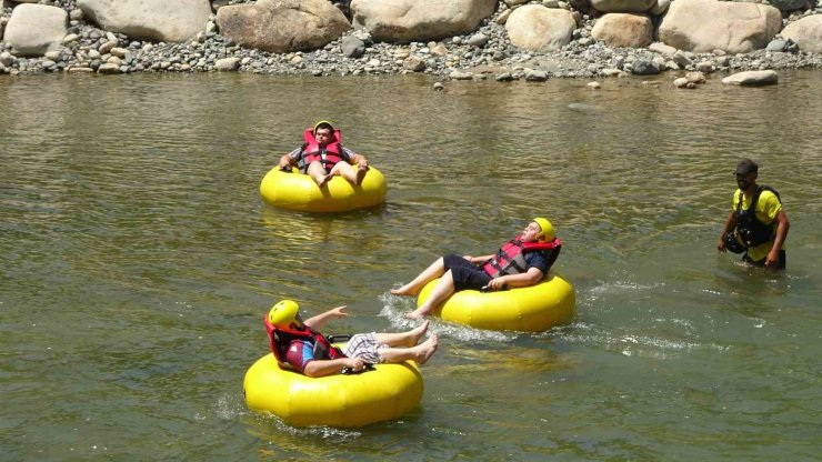 Özel çocukların rafting heyecanı