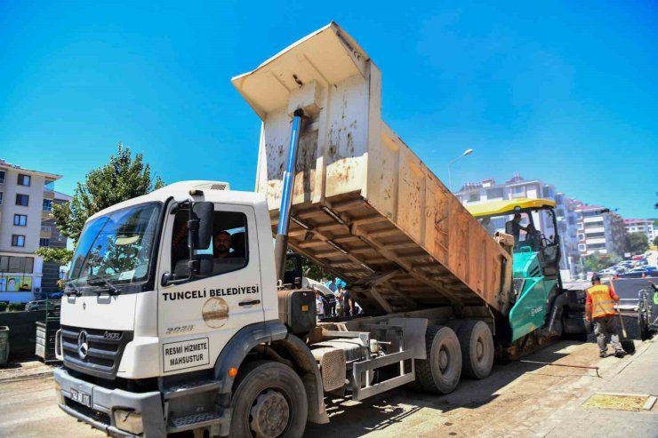 Tunceli merkezde sıcak asfalt serimi yapıldı