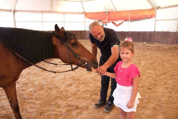 Minik at biniciler sertifikalarını aldı