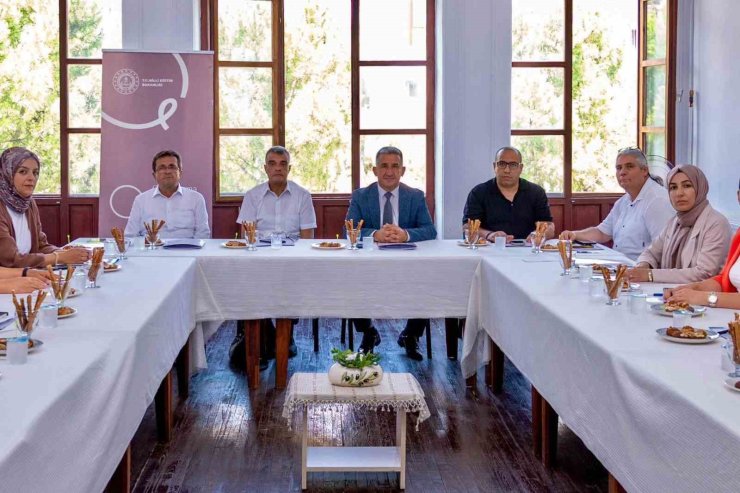 Menteşe’de hayat boyu öğrenme komisyonu toplantısı gerçekleştirildi