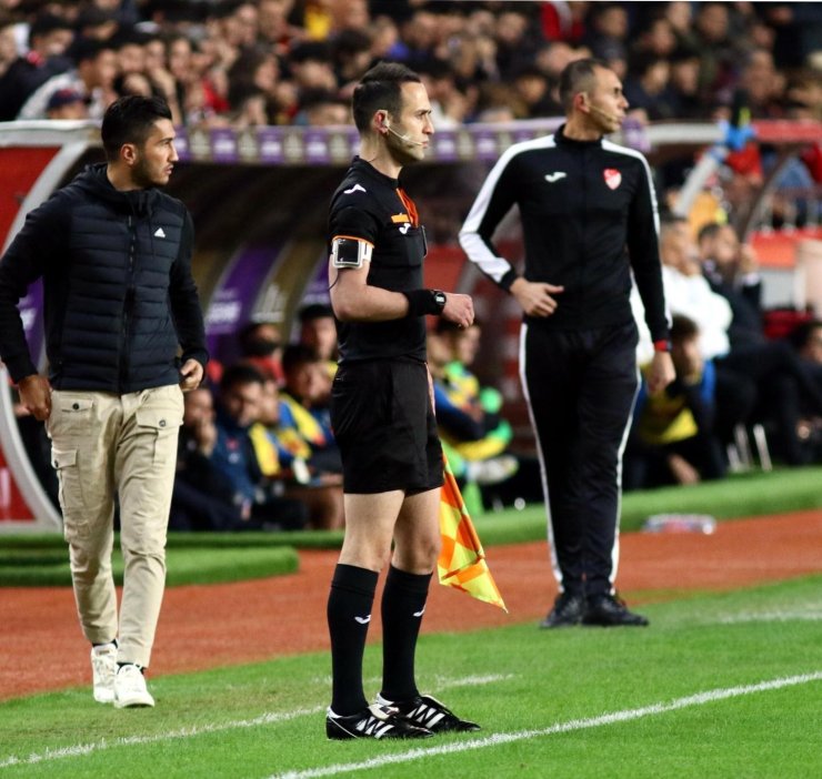 Denizli’de genç hakem evinde ölü bulundu