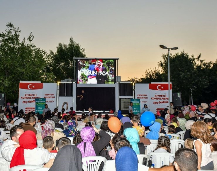 Esenyurt’ta yaz akşamları renkleniyor: Açık hava etkinliklerine yoğun ilgi