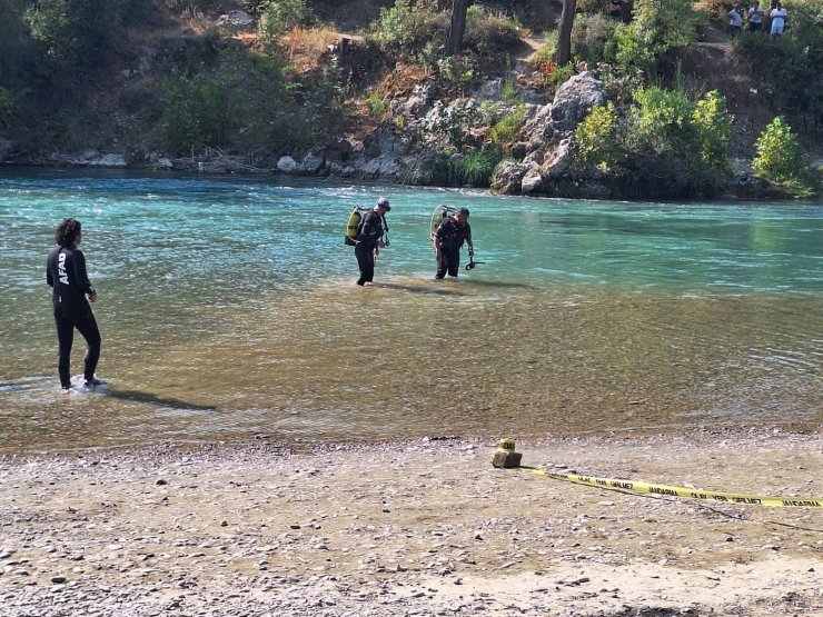 Irmağa düşen topu almak isterken akıntıya kapılan lise öğrencisinden acı haber