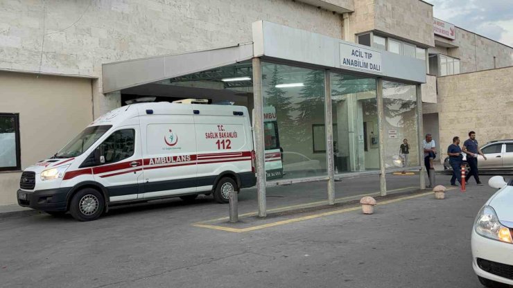 Edirne’de otomobille çarpışan motosikletli ağır yaralandı