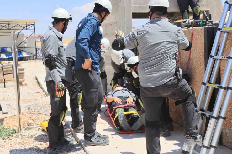 Elazığ Belediyesi arama kurtarma ekipleri, akreditasyon sınavına katıldı