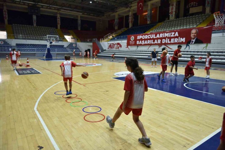 Kepez’de çocuklar sporla gelişiyor