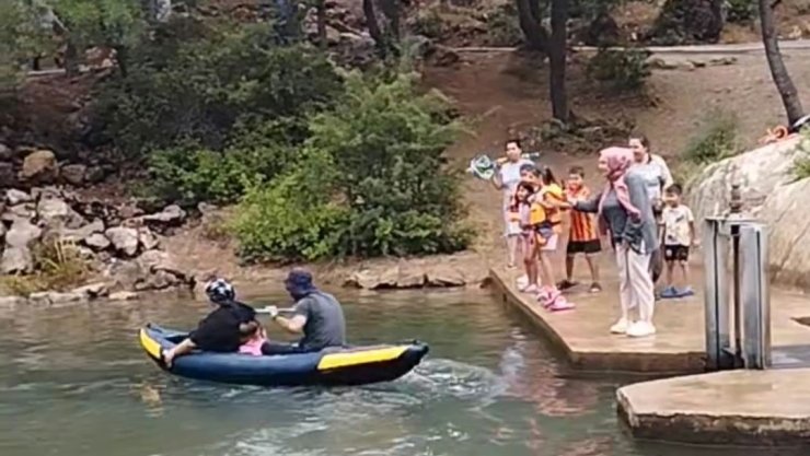 Bozkır’da rafting keyfi: Aygırdibi renkli görüntülere sahne oldu