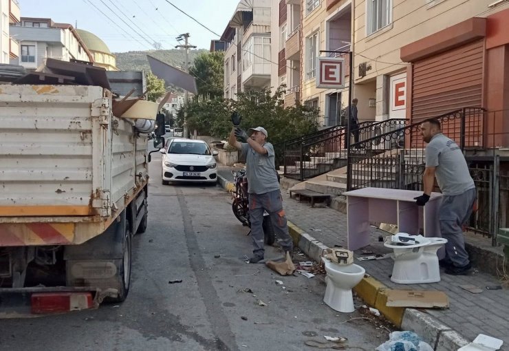 Körfez’de hacimli atıklar düzenli toplanıyor
