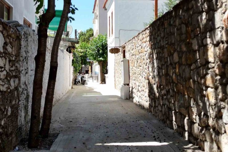 Menteşe’de Yollar ve Kaldırımlar Yenileniyor