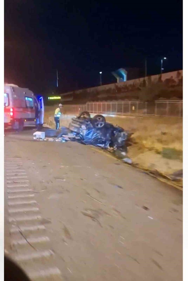 Ankara’da ters yola giren otomobil, karşı yönden gelen otomobile çarptı: 2 ölü