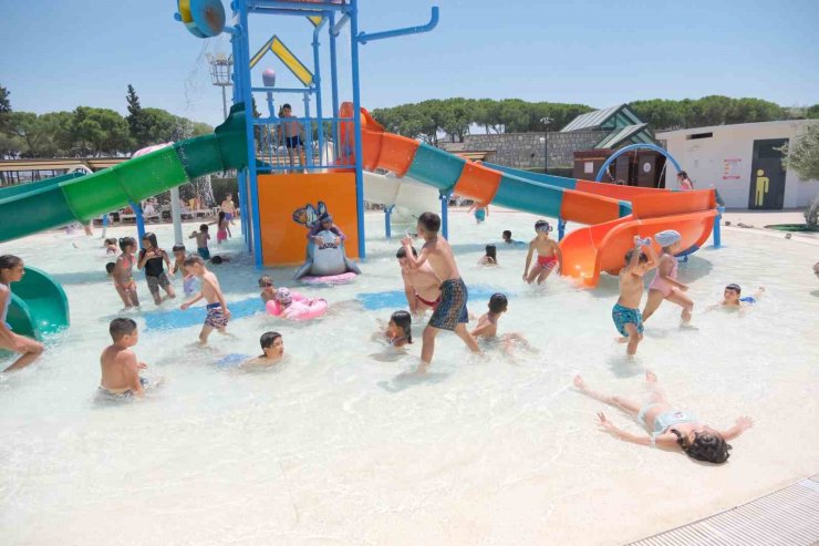 Aydın’da çocuklar serinliğe doydu