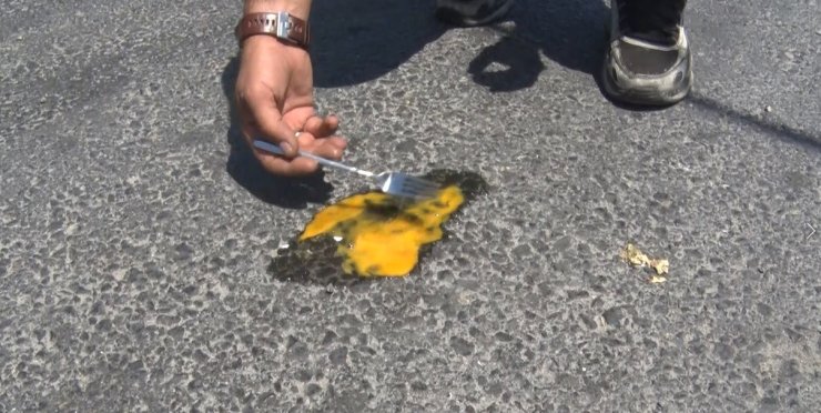 Büyükçekmece’de asfaltta yumurta pişti