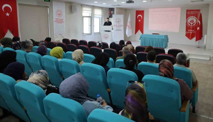 Erzincan’da bakım personellerine ‘Engelli Bireylerle Etkili İletişim’ eğitimi verildi