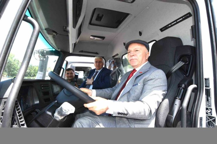 Başkan Sekmen; "Gösteriş değil, hizmet peşinde koştuk"