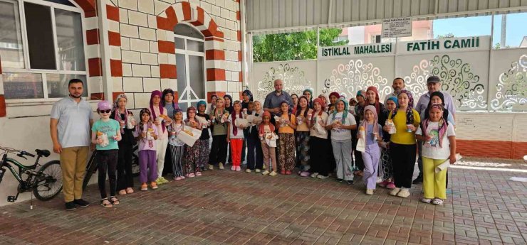 Çan’da Fatih Camii Dernek Başkanı Tekne’den Kur’an Kursu öğrencilerine jest