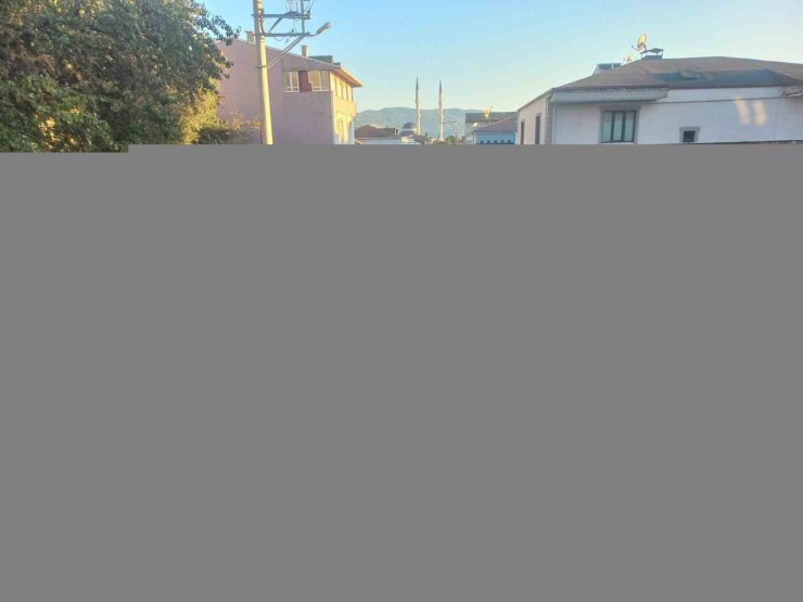 Körfez’de 2 mahalleye 210 ton sıcak asfalt