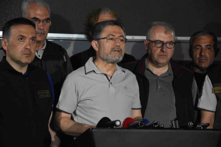 Tarım ve Orman Bakanı Yumaklı: "Bugün Türkiye’de başlayan 3 yangınımız var"