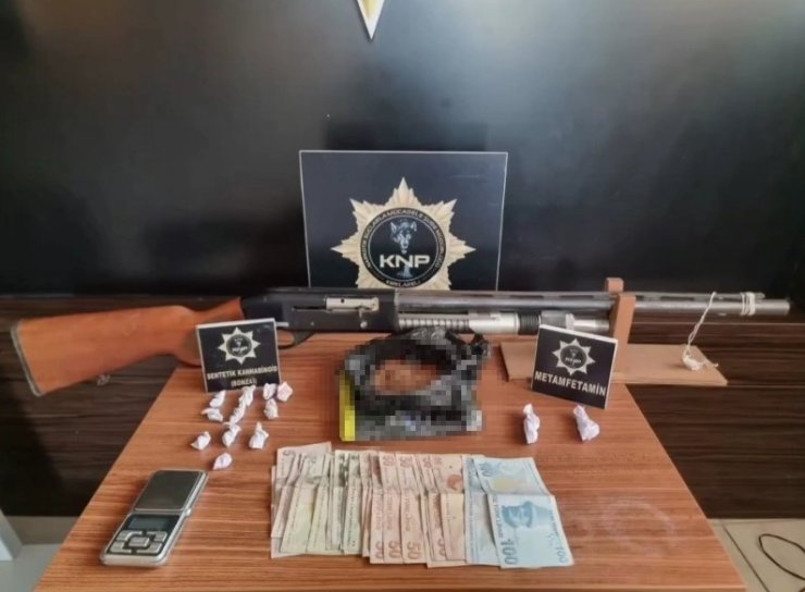 Kırklareli’nde uyuşturucu operasyonu: maddeler ağıldan çıktı