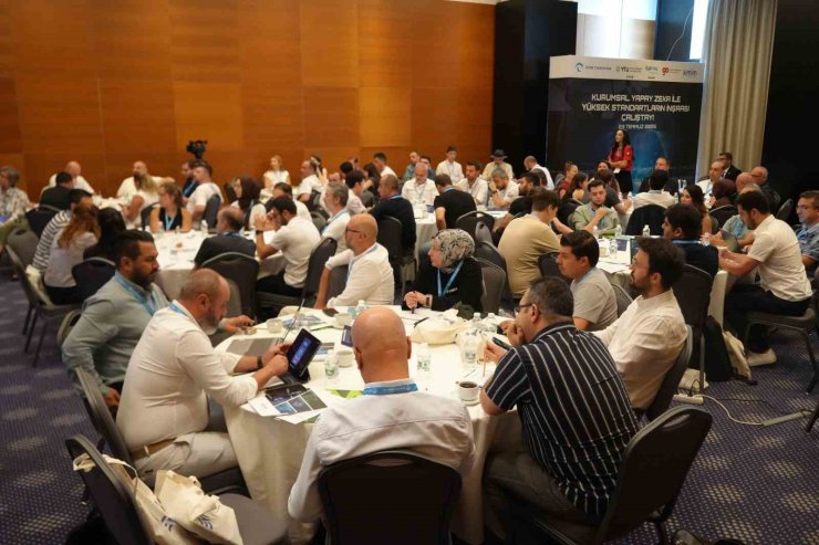 Yapay zeka ile kurumsal dönüşüm masaya yatırıldı