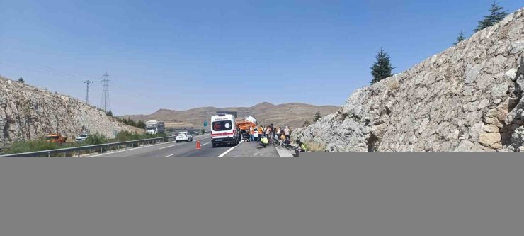 Niğde-Adana Otoyolu’nda kaza: 2’si ağır 6 yaralı