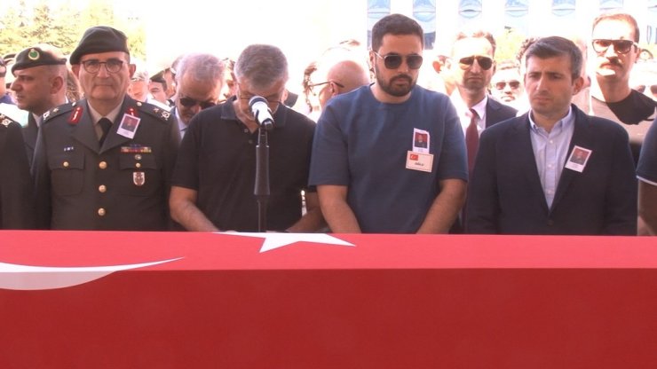 Selçuk Bayraktar, Baykar’ın eski İHA Sistem Koordinatörü Özen’i son yolculuğuna uğurladı