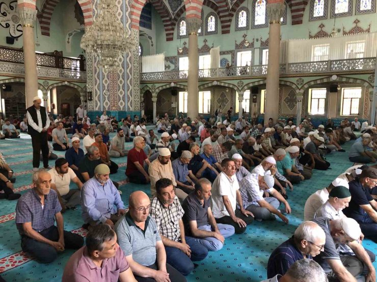 Reşadiye Camii’nde şehitler için program düzenlendi